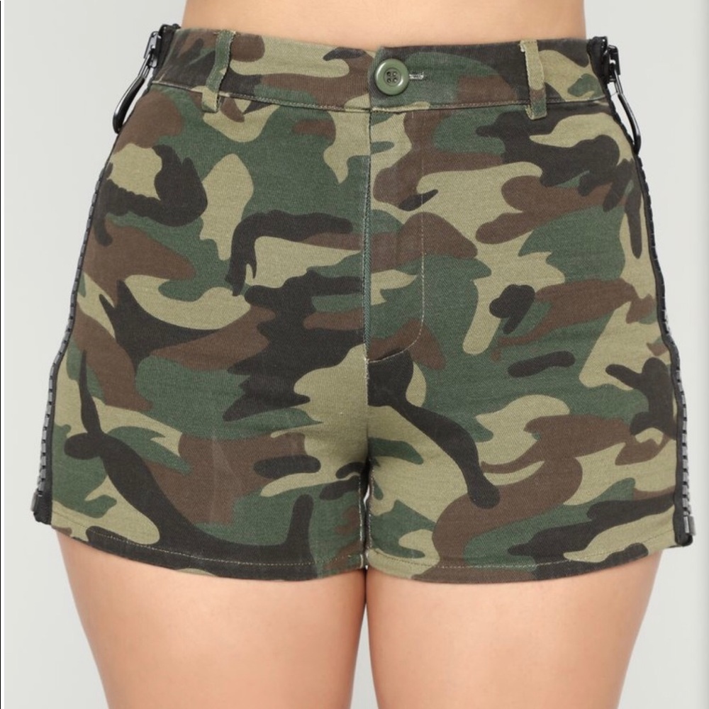 Fashion Nova camouflage shorts!
